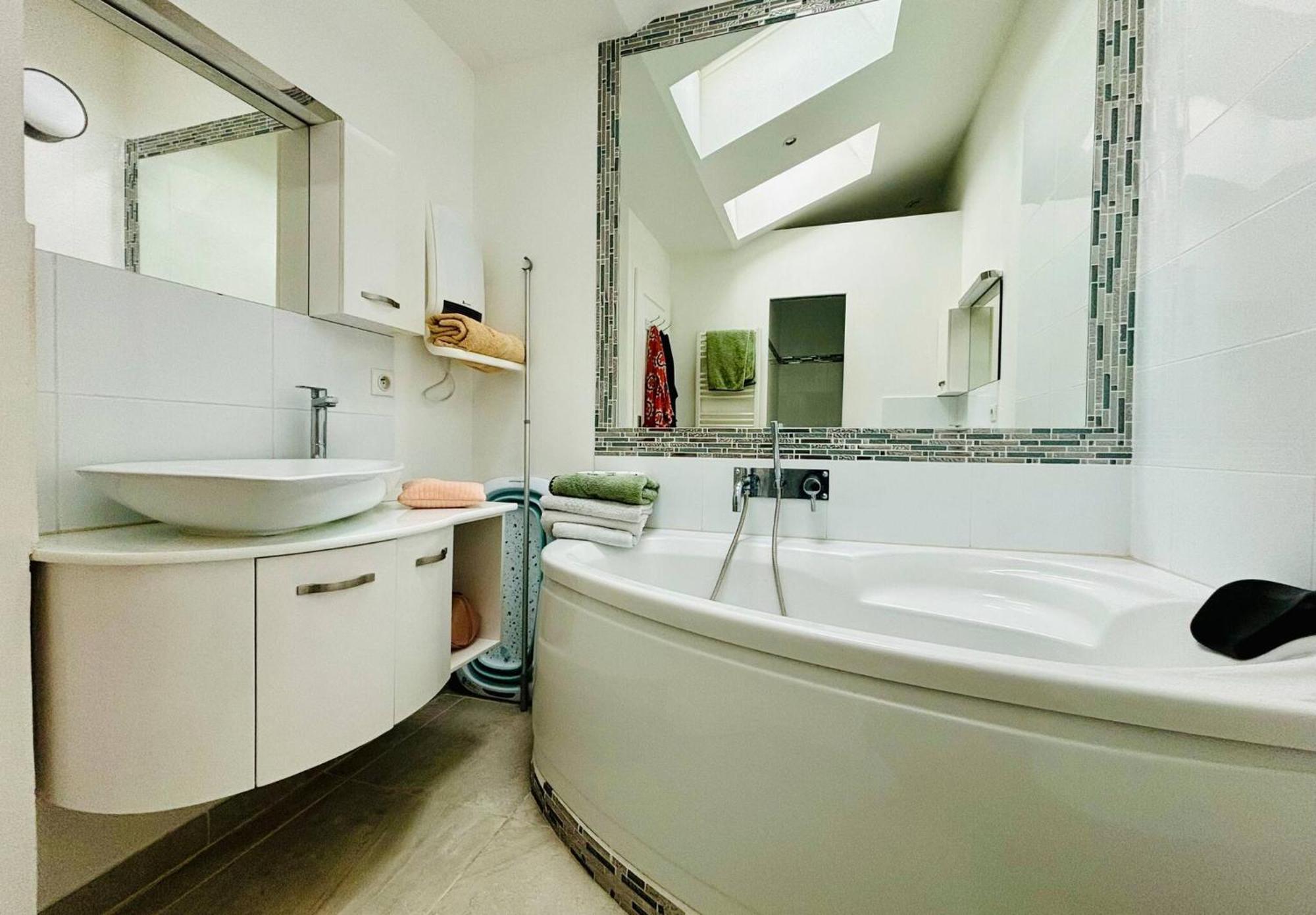 L Armada - Maison 3 Chambres - Terrasse Wifi La Rochelle  Eksteriør bilde